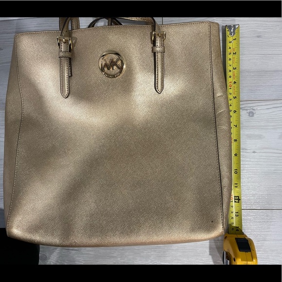 Michael Kors Handbag - Picture 7 of 9